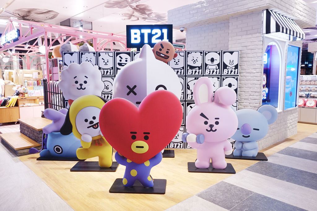 【咖啡商店】LINE FRIENDS Cafe & Store 防彈少年團 BT21宇宙明星 , 台北信義新光三越A11正式開幕 , 眾多限定商品快一起前往血拼收藏吧